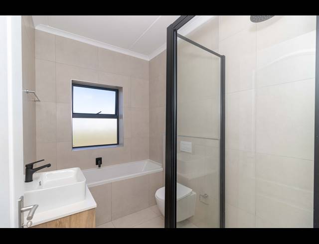 3 BEDROOM APARTMENT TO LET IN SANDOWN